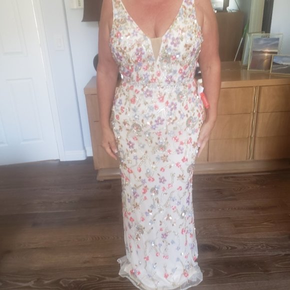 Mac Duggal Other - Beautiful new Mac Duggal gown